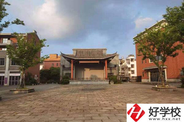 長沙科技工程學(xué)校辦學(xué)怎么樣？學(xué)校就業(yè)有保障嗎？