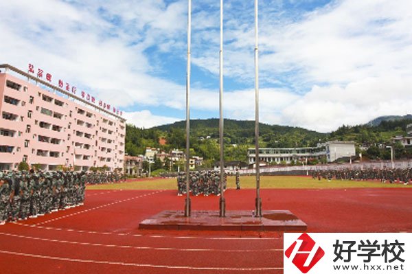 在桂東縣職業(yè)教育中心學(xué)計算機(jī)怎么樣？