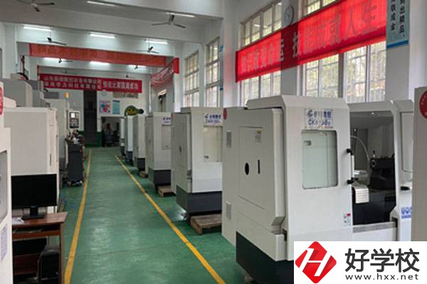 湖南省工業(yè)貿(mào)易學(xué)校在什么位置？有哪些辦學(xué)優(yōu)勢？