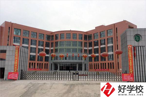 湘西花垣縣有中專學(xué)校嗎？學(xué)校怎么樣？