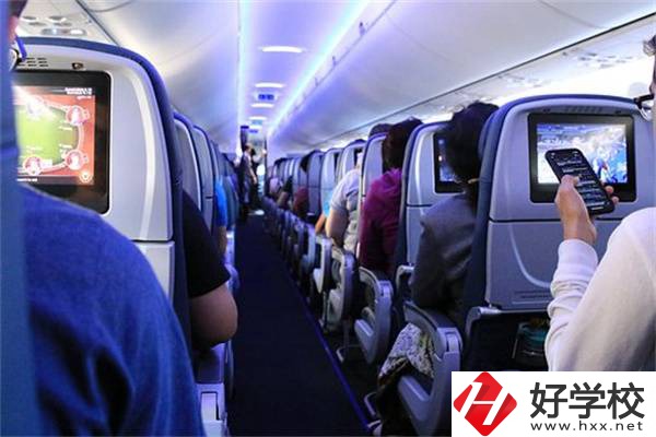 衡陽(yáng)市藍(lán)天工程學(xué)校是公辦還是民辦？有什么特色專業(yè)？