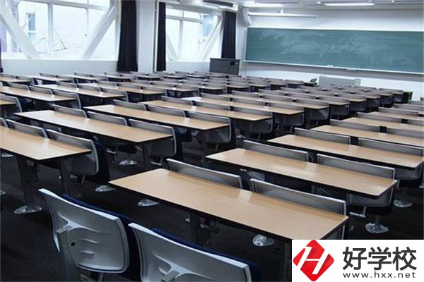 在湖南就讀普通高中和職業(yè)高中有什么區(qū)別？職高怎么樣？