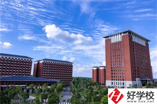 長沙音樂表演專業(yè)比較好的中職有哪些？學(xué)費貴嗎？