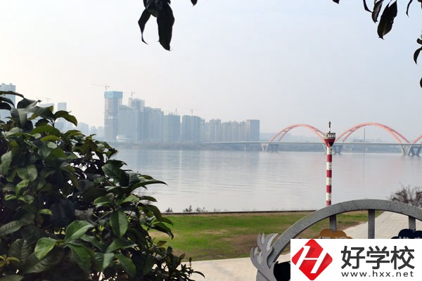 武岡市藍(lán)深職業(yè)技術(shù)學(xué)校怎么樣？就業(yè)前景如何？