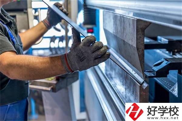 衡陽技校排名前三的專業(yè)是什么？好就業(yè)嗎？