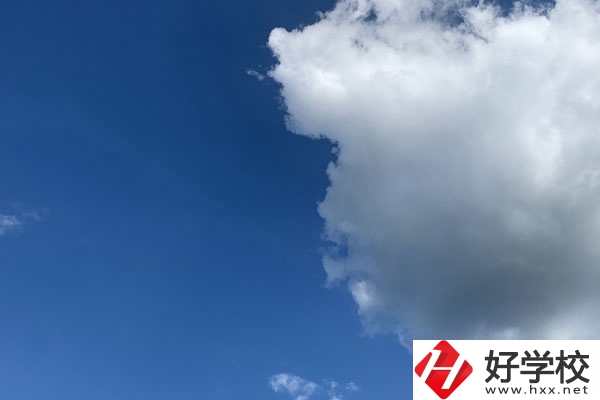 湖南有哪些中職學(xué)校服裝設(shè)計專業(yè)比較好？