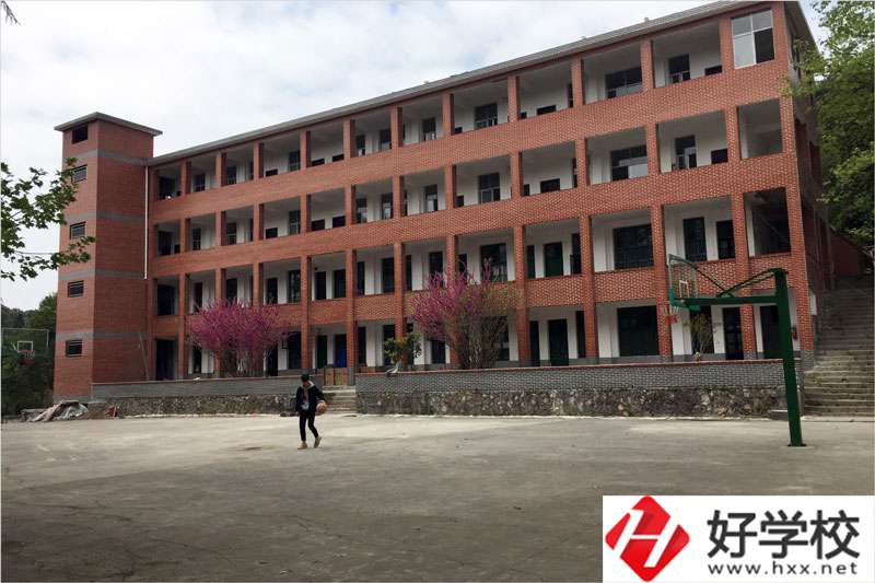湘西涉外經(jīng)濟職業(yè)學(xué)校怎么樣？