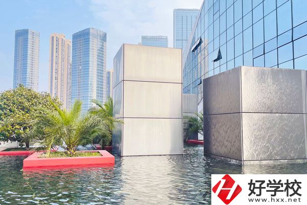 初中畢業(yè)想在邵陽(yáng)讀中專，有什么好學(xué)校？