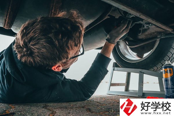 湖南省經(jīng)濟(jì)貿(mào)易職業(yè)中專(zhuān)學(xué)校汽車(chē)維修值得學(xué)嗎？