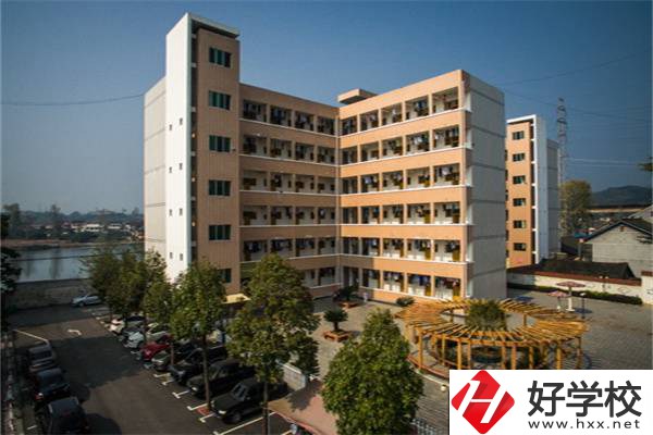懷化芷江縣有所職高學(xué)校的名字是什么？