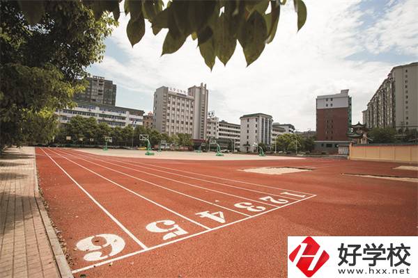 衡陽市信息網(wǎng)絡(luò)工程學(xué)校是公辦還是民辦？學(xué)費(fèi)是多少？