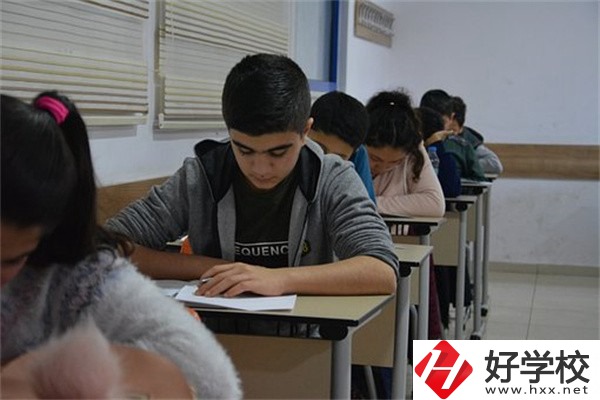 在湖南就讀中專限制戶籍嗎？上中專好不好？