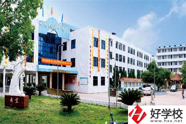 祁東縣職業(yè)中等專業(yè)學(xué)校是公辦還是民辦？學(xué)費(fèi)是多少？