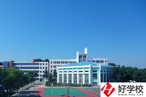 岳陽市中岳經(jīng)貿(mào)職業(yè)技術(shù)學(xué)校是公辦還是民辦？學(xué)費(fèi)貴嗎？