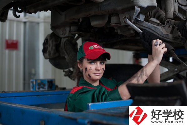 湖南省經(jīng)濟(jì)貿(mào)易職業(yè)中專學(xué)校汽車維修值得學(xué)嗎？