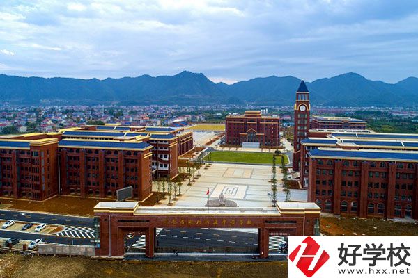 湘北職業(yè)中專學校是公辦的還是民辦的？在哪里？