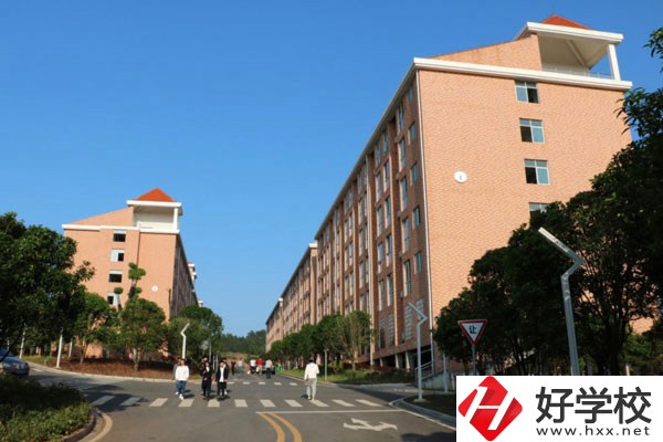 想在湖南省就讀的五年制公辦大專學(xué)校？看看這兩所學(xué)校