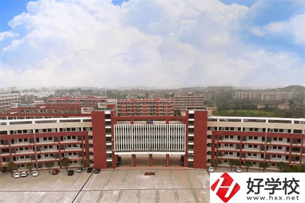 藍(lán)山縣職業(yè)中等專業(yè)學(xué)校是公辦學(xué)校嗎？有什么專業(yè)？