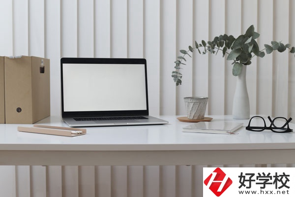 永州第二技工學(xué)校怎么樣？學(xué)校是公辦的嗎？