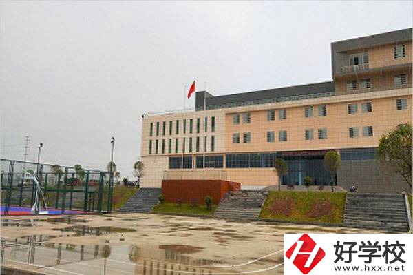 婁底市環(huán)宇中等職業(yè)技術(shù)學(xué)校在哪里？辦學(xué)條件怎么樣？
