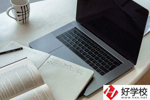 在衡陽(yáng)想學(xué)廚師？這個(gè)學(xué)校不能錯(cuò)過(guò)！