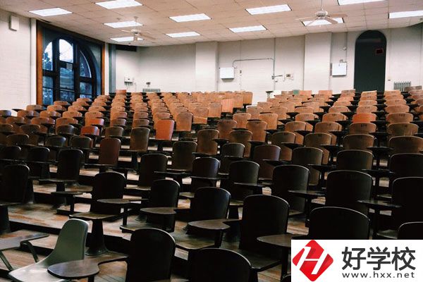 婁底市藝術職校專業(yè)適合女生嗎？就業(yè)前景好嗎？