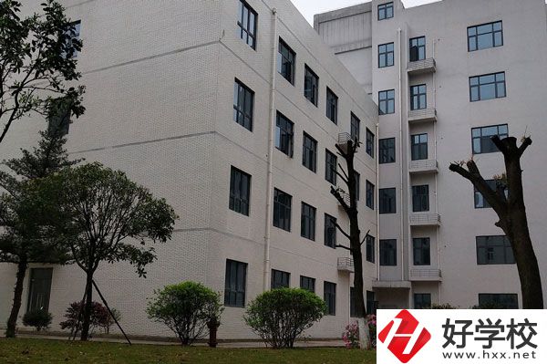 湖南有色金屬中等專業(yè)學(xué)校有哪些招生專業(yè)，收費(fèi)情況如何？