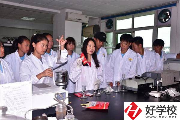 岳陽有哪所中職學(xué)校有辣條專業(yè)？該專業(yè)學(xué)了有用嗎？