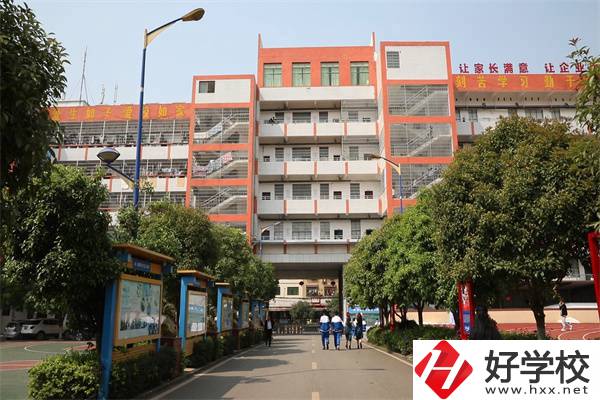 湖南育才技工學(xué)校怎么樣？是公辦學(xué)校嗎？