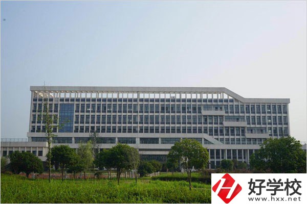 益陽(yáng)有初中生可以讀的高校嗎？