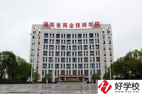 株洲比較好的廚師培訓(xùn)學(xué)校有哪些？烹飪專業(yè)好就業(yè)嗎？