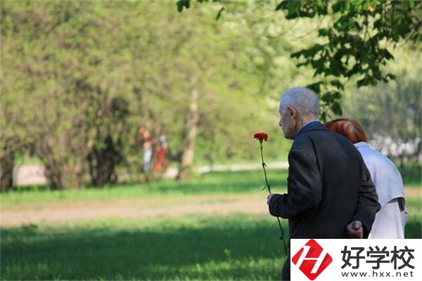 懷化有退役軍人可以讀的中職學校嗎？有什么優(yōu)待？