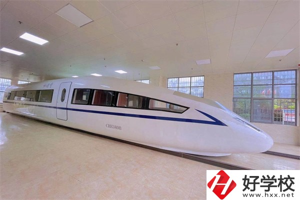 長(zhǎng)沙涉外旅游職業(yè)中專是民辦學(xué)校嗎？有哪些辦學(xué)特色？