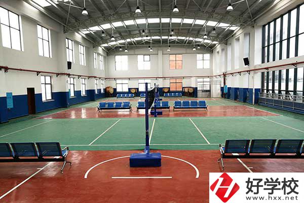 湖南省懷化高級技工學(xué)校運(yùn)動(dòng)場