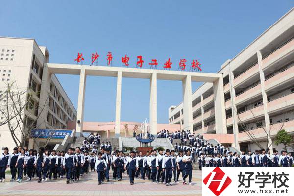 長沙市有哪些中專學(xué)校？它們學(xué)費貴不貴？