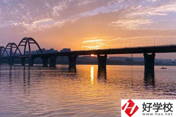 湖南省水利水電建設(shè)工程學(xué)校宿舍環(huán)境怎么樣？