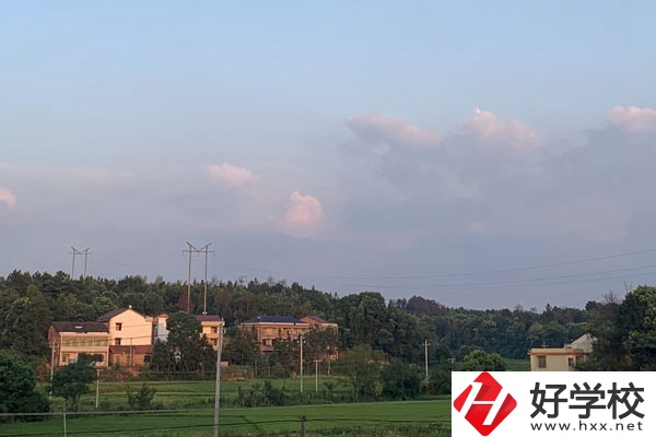 張家界高鐵鐵路學(xué)校好不好？就業(yè)前景怎么樣？