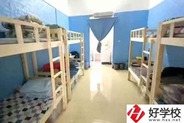 湖南體育運(yùn)動(dòng)學(xué)校的辦學(xué)條件怎么樣？