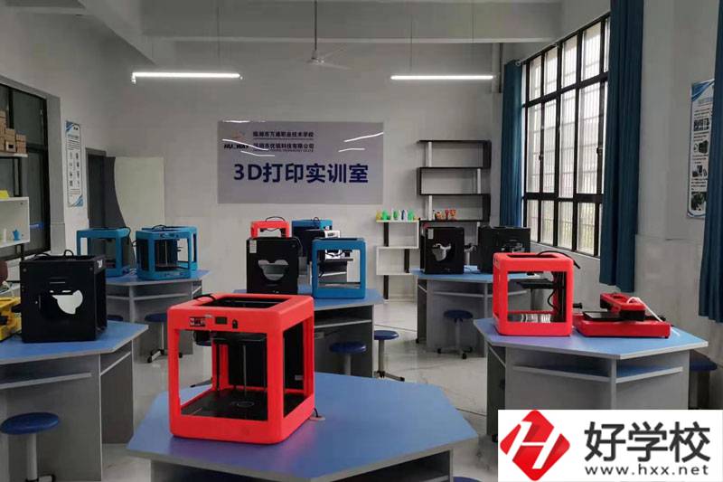 臨湘市湘北職業(yè)技術學校實訓室