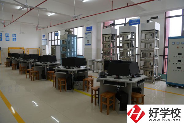 華容縣職業(yè)中專有哪些好的專業(yè)，就業(yè)前景怎么樣？