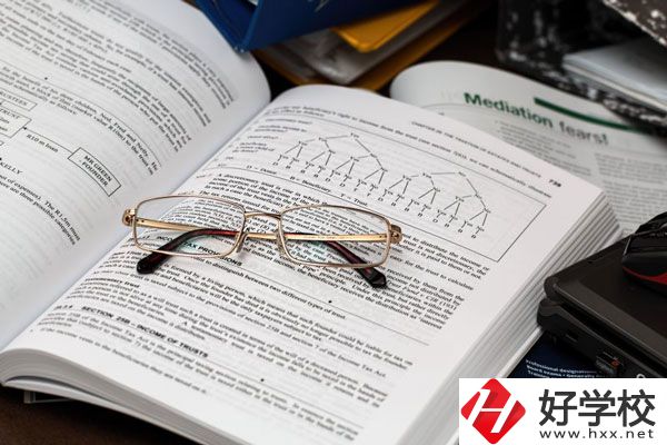 湘潭工業(yè)貿(mào)易中等專業(yè)學(xué)校怎么樣？在哪里？