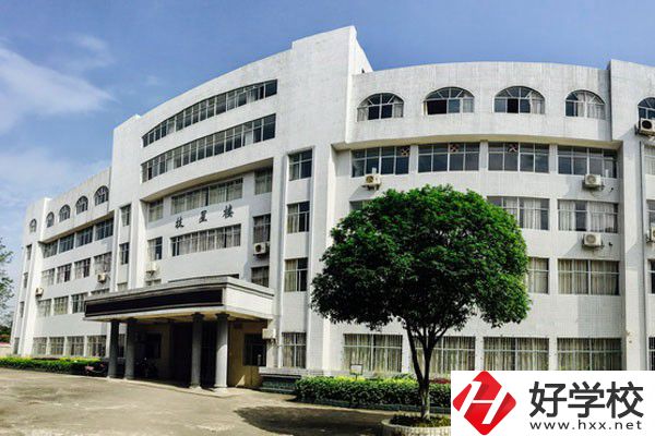 漣源市工貿(mào)職業(yè)中等專業(yè)學(xué)校有哪些專業(yè)？學(xué)費是多少？