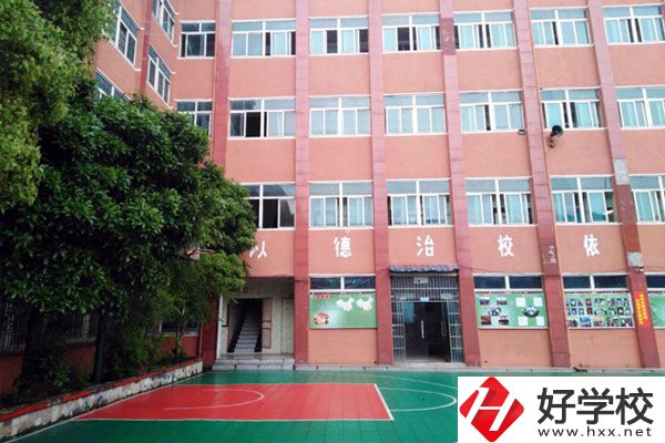 岳陽市中山財經(jīng)職業(yè)學校好不好？值得報考嗎？
