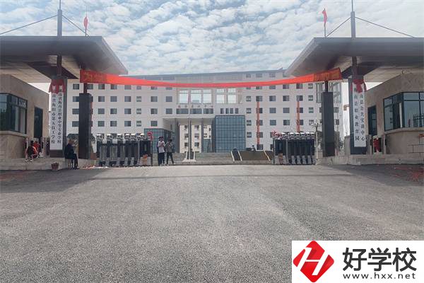衡陽(yáng)哪些學(xué)?？梢詫W(xué)美容美發(fā)？好就業(yè)嗎？