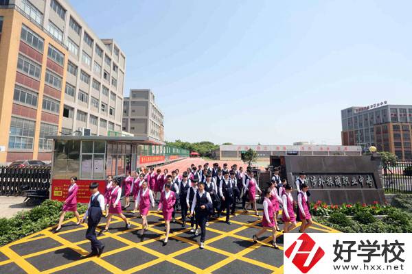 長(zhǎng)沙涉外旅游職業(yè)中專(zhuān)的藝術(shù)設(shè)計(jì)與制作專(zhuān)業(yè)怎么樣？