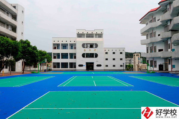 郴州市理工職業(yè)技術(shù)學(xué)校是公辦還是民辦？學(xué)費(fèi)貴不貴？