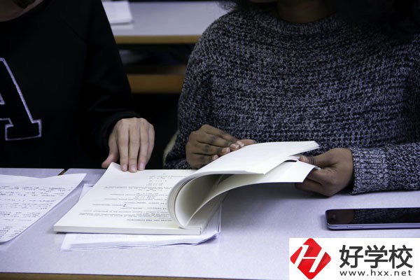 湖南懷化商業(yè)學(xué)校環(huán)境好不好？宿舍怎么樣？