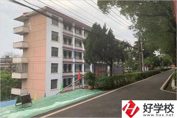 株洲市英泰職高的地址在哪？是公辦還是民辦？