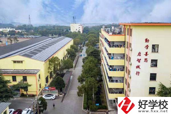 衡陽(yáng)市鐵路運(yùn)輸職業(yè)學(xué)校有哪些特色專業(yè)？