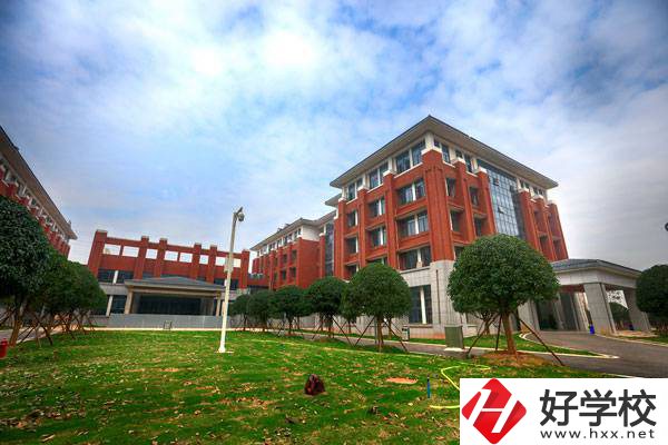 長沙哪所中專有舞蹈表演專業(yè)？未來前景怎么樣？